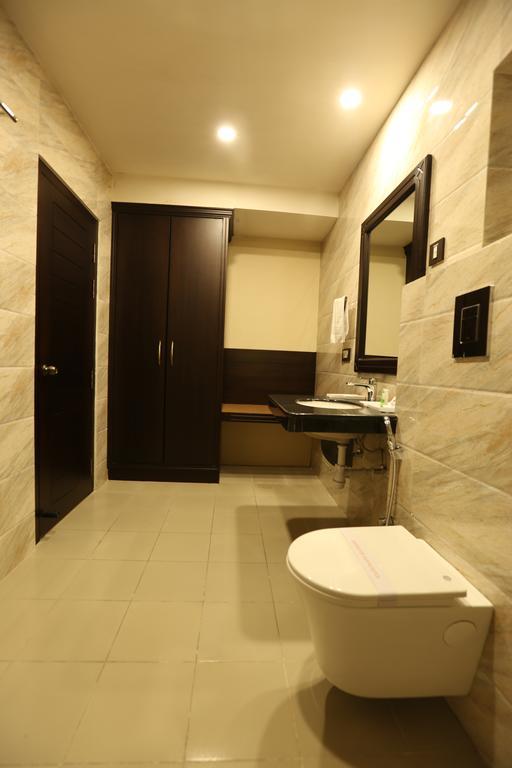 Hotel Atithi Guwahati Exterior foto